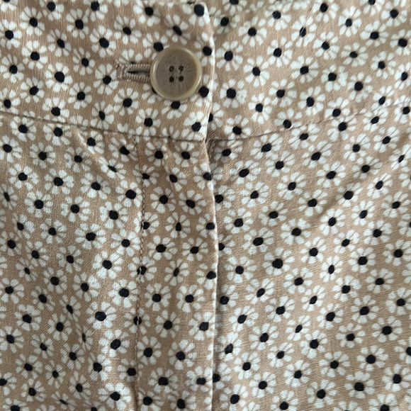Ann Taylor LOFT floral print shorts size 14 - Picture 3 of 7